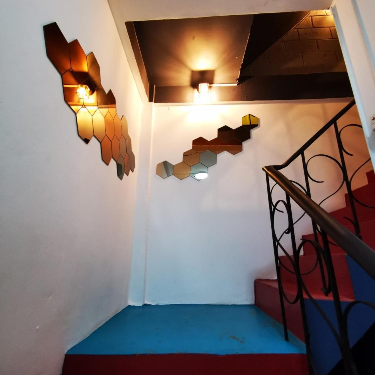 D​ Luck​ Hostel Kanchanaburi Exterior foto