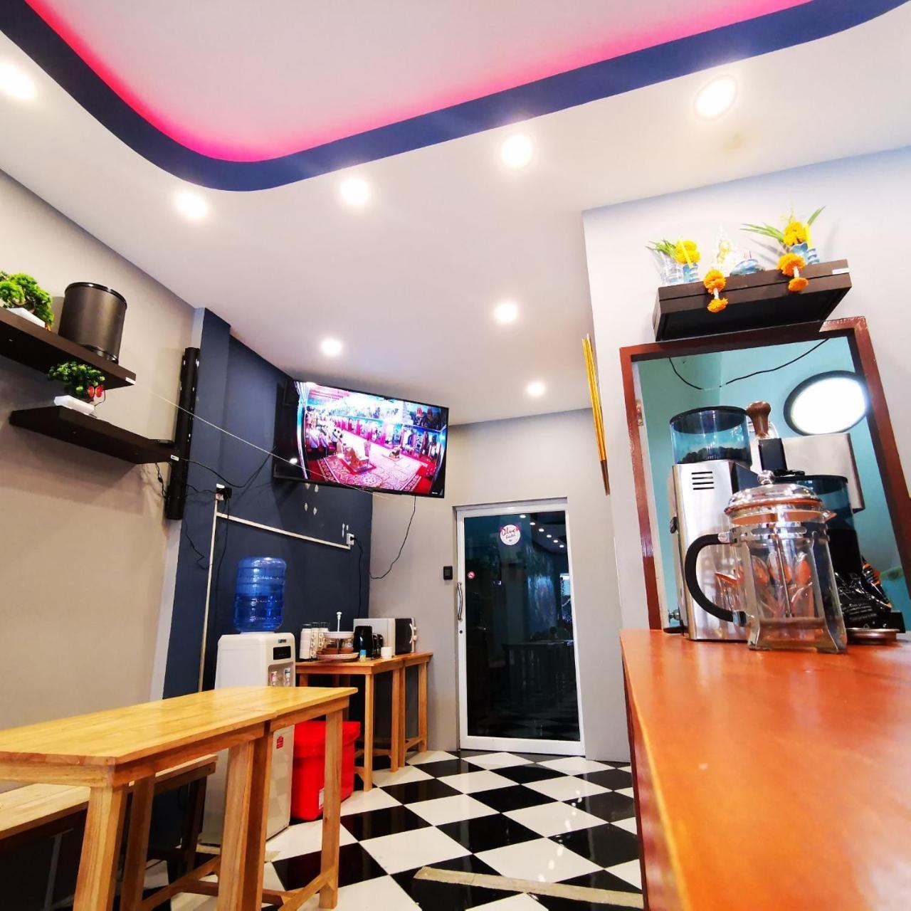 D​ Luck​ Hostel Kanchanaburi Exterior foto