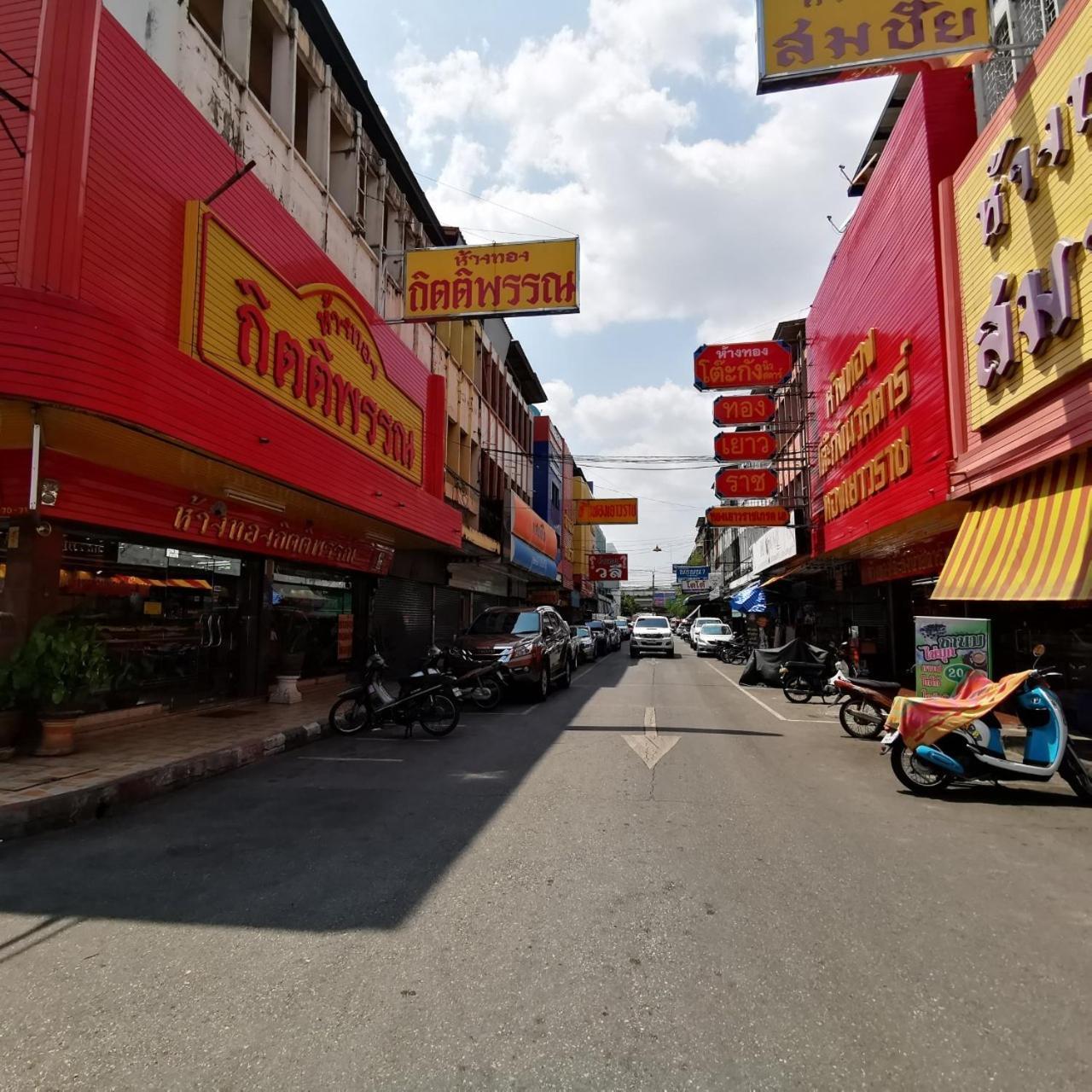 D​ Luck​ Hostel Kanchanaburi Exterior foto