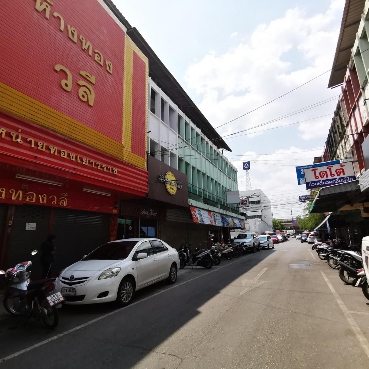 D​ Luck​ Hostel Kanchanaburi Exterior foto