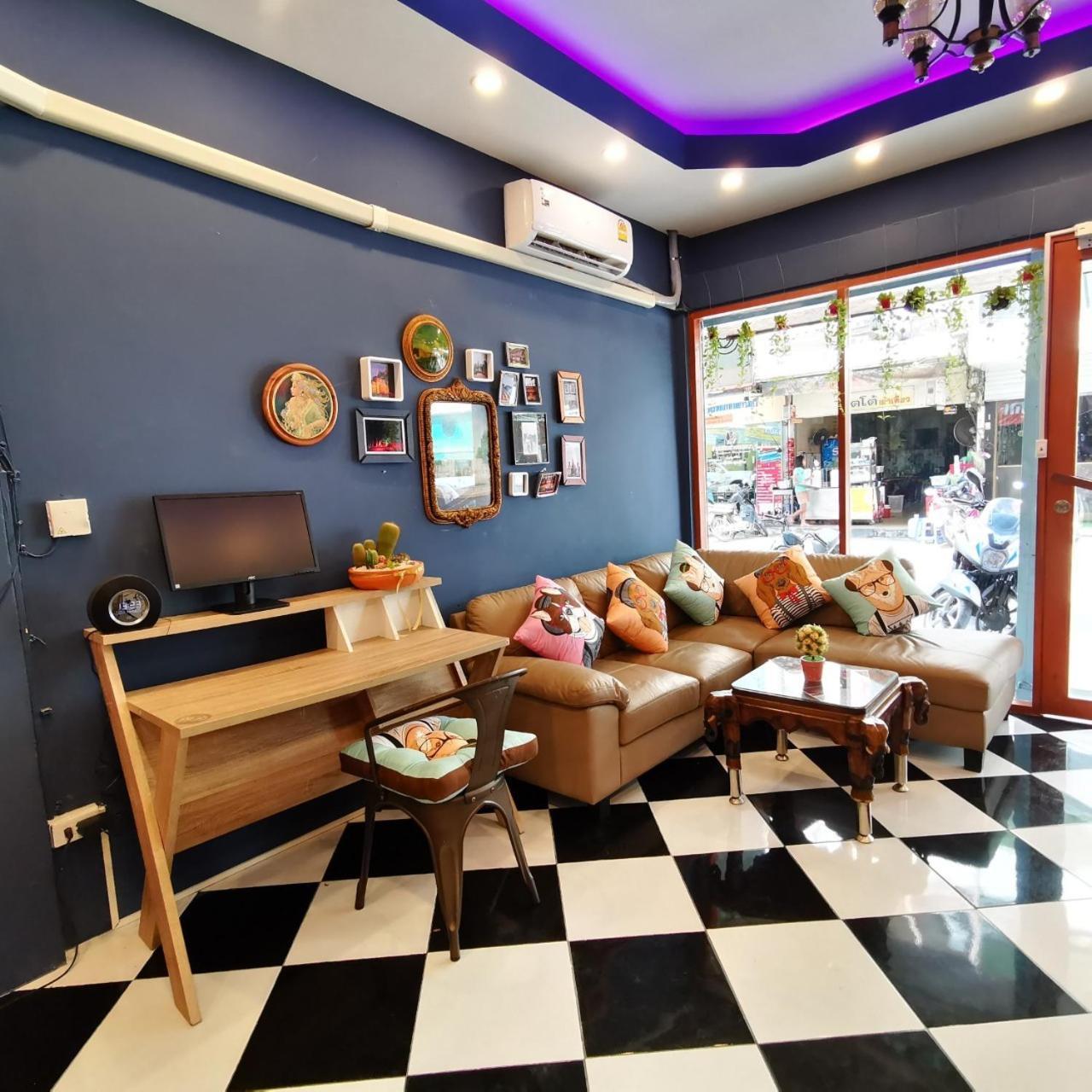D​ Luck​ Hostel Kanchanaburi Exterior foto